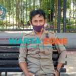 SANTAI: Kasi Penyelidikan dan Penyidikan Satpol PP Pamekasan, Hasinurrahman (Foto: Agus Wandi)