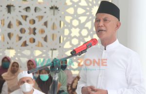 Selama Ramadan, MH Said Abdullah Bagikan Puluhan Ribu Paket Sembako di Madura