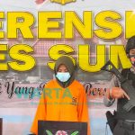 MENUNDUK: Tersangka SL, saat di Mapolres Sumenep (Foto: Abd Wakid)
