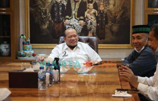 Foto: Ketua DPD RI, AA LaNyalla Mahmud Mattalitti, saat bertemu dengan Assosiasi Pemerintah Desa Seluruh Indonesia (APDESI).