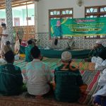 Foto: Anggota Fraksi PKB DPRD Jawa Timur Nurfitriana, saat menyantuni anak yatim dalam mengawali Reses II tahun 2021 di Desa Tarogan, Kecamatan Lenteng, Sumenep.