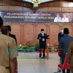 Foto: Bupati Jember, Hendy Siswanto saat melantik 9 PJ Kades di Aula Sudarman Kantor Pemerintah Kabupaten Jember.