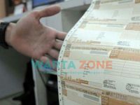 Foto: Proses pengurusan surat-surat kendaraan bermotor di Samsat Banyuwangi.