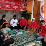 Foto: Jajaran pengurus PKPI Kabupaten Banyuwangi, saat menggelar buka puasa bersama di sekretariat DPK PKPI di Jl. Prambanan kelurahan Tamanbaru, kecamatan Banyuwangi.
