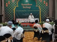 Foto: Badan Pengurus Cabang (BPC) Himpunan Pengusaha Muda Indonesia (HIPMI) Jember, saat pemberian santunan bagi anak-anak yatim di aula Hotel Aston Jember.