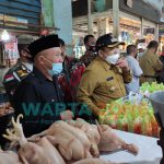 Foto: Bupati dan Wabup beserta jajaran Forkopimda melakukan sidak di sejumlah pasar wilayah Kota Jember, menjelang lebaran Idul Fitri 1442 Hijriah.