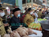 Foto: Bupati dan Wabup beserta jajaran Forkopimda melakukan sidak di sejumlah pasar wilayah Kota Jember, menjelang lebaran Idul Fitri 1442 Hijriah.