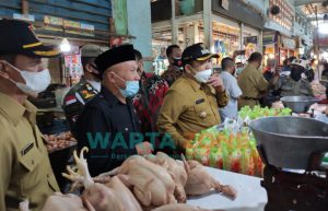 Jelang Lebaran, Bupati dan Wabup Jember Kompak Sidak ke Pasar Pantau Stok dan Harga Pangan