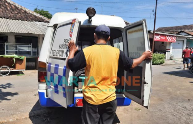 Foto: Setelah 3 hari pencarian bocah kelas 1 SD yang hilang, akhirnya ditemukan dalam kondisi meninggal di pinggir aliran sungai Bondoyudo, Selasa (18/5/2021).