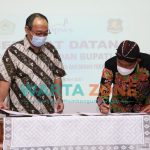 LANGSUNG: Bupati Sumenep, Achmad Fauzi, saat penandatanganan berita acara serah terima BMN dari BPWS (Foto: Dok. WARTA ZONE)