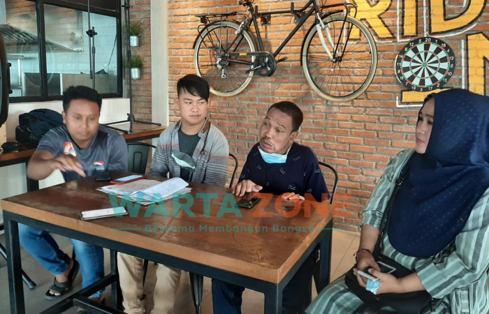 Foto: Ketua NPCI Jember Kusbandono, saat menggelar pres rilis terkait Lomba di Pekan Paralimpik Provinsi (Peparprov) Jawa Timur ke-1 Tahun 2021 di salah satu Cafe di Jember.
