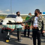 Foto: Kapuspotdirga Marsma TNI Fajar Adriyanto saat memberikan keterangan terkait pesawat (tipe atau macam-macam) pesawat yang dihadirkan di Bandara Notohadinegoro Jember.