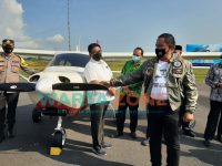 Foto: Kapuspotdirga Marsma TNI Fajar Adriyanto saat memberikan keterangan terkait pesawat (tipe atau macam-macam) pesawat yang dihadirkan di Bandara Notohadinegoro Jember.