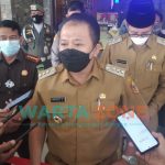 Foto: Bupati Jember, Hendy Siswanto, saat dikonfirmasi usai rapat di Pendapa Wahyawibawagraha.
