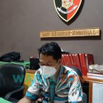 Foto: Bripka Medi Siswoyo, saat dikonfirmasi di ruang penyidik Polsek Ledokombo, Kabupaten Jember.