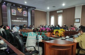 Tolak Dampak Limbah Tambak Udang, Masyarakat Dua Desa di Jember Wadul Dewan