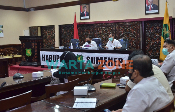 KHIDMAT: Acara fasilitasi tinjauan lapangan implementasi 'Smart City' di ruang rapat Graha Arya Wiraraja Kantor Bupati Sumenep (Foto: Dok. WARTA ZONE)