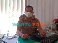 JELAS: Kabid Perumahan Dan Tata Bangunan, DPKP Pamekasan, Didik, saat memberikan keterangan (Foto: Agus Wandi)