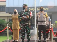 Foto: Apel gelar pasukan penegakan protokol kesehatan (prokes), di Mapolres Mojokerto.