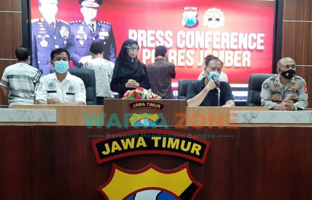 Foto: Press Conference penangkapan empat oknum Kades di Jember terkait kasus Narkoba jenis sabu, Sabtu (12/6/2021) petang.