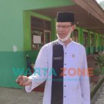 Foto: Batu seukuran kelereng memiliki keanehan ditemukan di SMPN 1 Mayang, Kabupaten Jember.