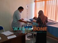 Foto: Praktek Uji Kompetensi yang dilakukan peserta perawat di ruang Laboratorium OSCE Fakultas Ilmu Kesehatan Universitas Jember.