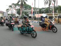 Foto: Apel gelar pasukan penyerahan bantuan sosial di depan pemkab Jember, Senin (28/6/2021).