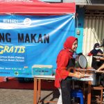 Foto: Warung makan gratis yang didirikan sekelompok mahasiswa di Jember yang dinamai Komunitas Gerakan Sosial 'Menatap Indonesia'.