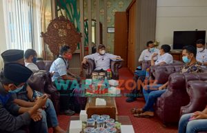 Temui Audiensi Warga Giliraja, Bupati Sumenep Janjikan STO dengan PLN Selesai Bulan Depan