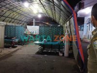 TERBENTANG: Tenda darurat yang berada di halaman depan RS Paru Jember (Foto: Nur Imatus Safitri)