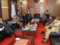 ; Pemerintah Kabupaten Sumenep, resmi menunda pelaksanaan pemilihan kepala desa (Pilkades) serentak, melalui rapat koordinasi di rumah dinas Bupati, Senin (5 Juli 2021).