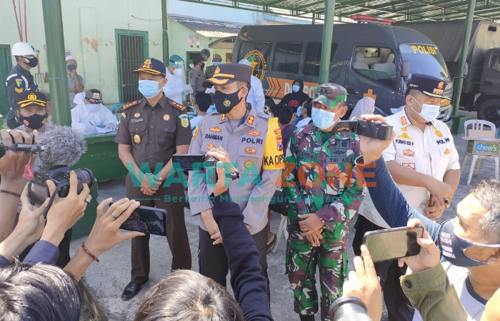 LANGSUNG: Kapolres Sumenep, AKBP Rahman Wijaya saat memberikan keterangan (Foto: Dok. WARTA ZONE)