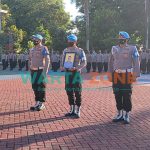 BERLANGSUNG: Upacara pemberhentian tidak dengan hormat salah satu anggota polisi (Foto: Dok. WARTA ZONE)