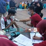 Foto: Program vaksinasi dengan sasaran siswa dilaksanakan di SMA Negeri 1 Sumenep, di aula sekolah tersebut, Kamis (22 Juli 2021).