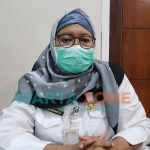 Caption: Plt. Kepala Dinas Kesehatan Kabupaten Jember dr. Wiwik Supartiwi, saat dikonfirmasi wartawan.