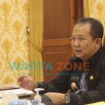 Caption: Bupati Jember, Hendy Siswanto, saat dikonfirmasi sejumlah wartawan usai gelaran di Pendapa Wahyawibawagraha, Kamis (29/7/2021).