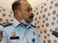 Caption: Kasi Kegiatan Kerja Lapas Kelas 2A Jember, Agus Yanto, saat dikonfirmasi sejumlah wartawan di ruang tamu Lapas Kelas 2A Jember, Senin (2/8/2021).