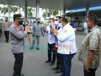 Foto: Kapolri Jenderal Listyo Sigit Prabowo, saat meninjau pelaksanaan vaksinasi di PT Epson, Kawasan EJIP, Cikarang Selatan, Bekasi.
