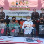 Foto; Kapolda Jawa Timur Irjen Pol Nico Afinta, saat merilis hasil ungkap tindak pidana percobaan pembunuhan yang direncanakan dengan menggunakan senjata api ilegal.