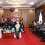 Foto: Bupati Sumenep, Achmad Fauzi, saat peluncuran layanan panggilan darurat 112 secara virtual dengan pimpinan OPD dan camat, di ruang VIP rumah dinas Bupati Sumenep.
