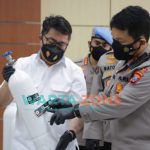 Foto: Ditreskrimsus Polda Jawa Timur, saat merilis penjual Tabung Oksigen Palsu kepada masyarakat di saat pandemi Covid-19.