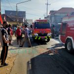 Foto: Mobil Damkar saat terjun ke lokasi kebakaran Desa Lenteng timur, Kecamatan Lenteng, Sumenep.