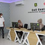 Foto: Bupati Sumenep, Achmad Fauzi, saat melakukan peninjauan layanan call center 112 di kantor Diskominfo setempat, yang sebagian fasilitasnya disupport BPRS Bhakti Sumekar.
