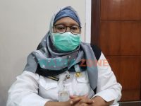 Caption : Plt. Kepala Dinas Kesehatan Jember, Wiwik Supartiwi, saat dikonfirmasi sejumlah wartawan, Sabtu (4/9/2021).