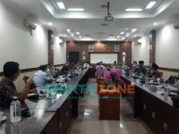 Caption : Rapat Dengar Pendapat di Gedung Parlemen DPRD Jember, Selasa (7/9/2021).
