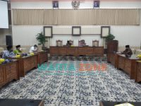 Foto: DPRD Banyuwangi, saat menerima audiensi dari Persatuan Anggota BPD Seluruh Indonesia (PABSI) Kabupaten Banyuwangi. (Indra/wartazone.com)