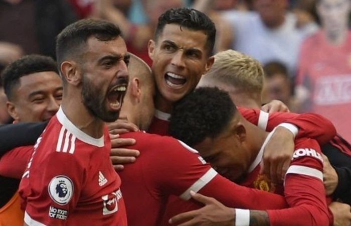 GEMBIRA: Cristiano Ronaldo bersama tim usai mencetak gol (Istimewa)