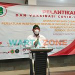 LUGAS: Bupati Sumenep, Achmad Fauzi saat memberi sambutan dalam acara pelantikan dan vaksinasi pengurus DPC PWRI Sumenep (Foto: Abd Wakid)