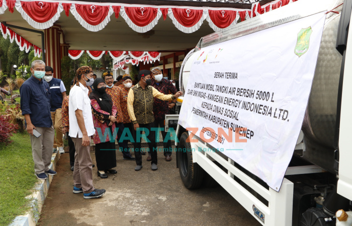 Foto: Penyerahan mobil tangki dari Kontraktor Kontrak Kerja Sama (KKKS) Kangean Energy Indonesia (KEI) ke Pemkab Sumenep, berlangsung di halaman Rumah Dinas Bupati Sumenep.