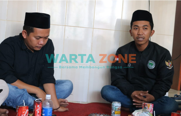 KHIDMAT: PC IPNU Sumenep, saat silaturahmi ke kantor DPC PWRI Sumenep (Dok. WARTA ZONE)